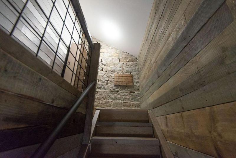 Gîte L'Atelier de Tournerie Montigny-sur-l'Ain Exterior foto